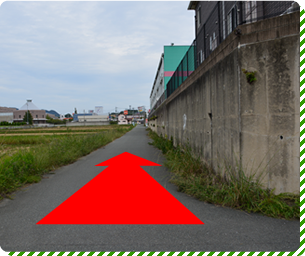 道順02 100mほどで右折